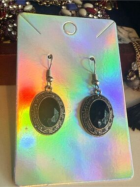Vintage-Black Faceted Oval Drop Earrings